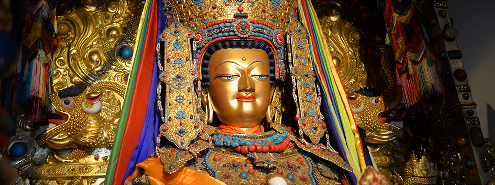 チベット仏教寺院強巴林